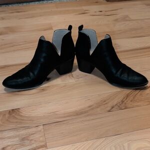 Journee Collection Black Cutout Ankle Booties With Heel